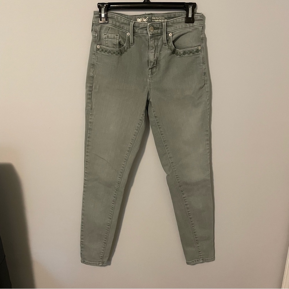 Mossimo women's size 6 R  high-rise,super stretch, olive , cropped,  jeggings.